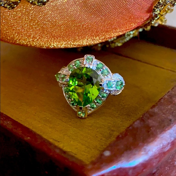 Jewelry - ❇️❇️ “ 14K WHITE GOLD Peridot Ring “ ❇️❇️